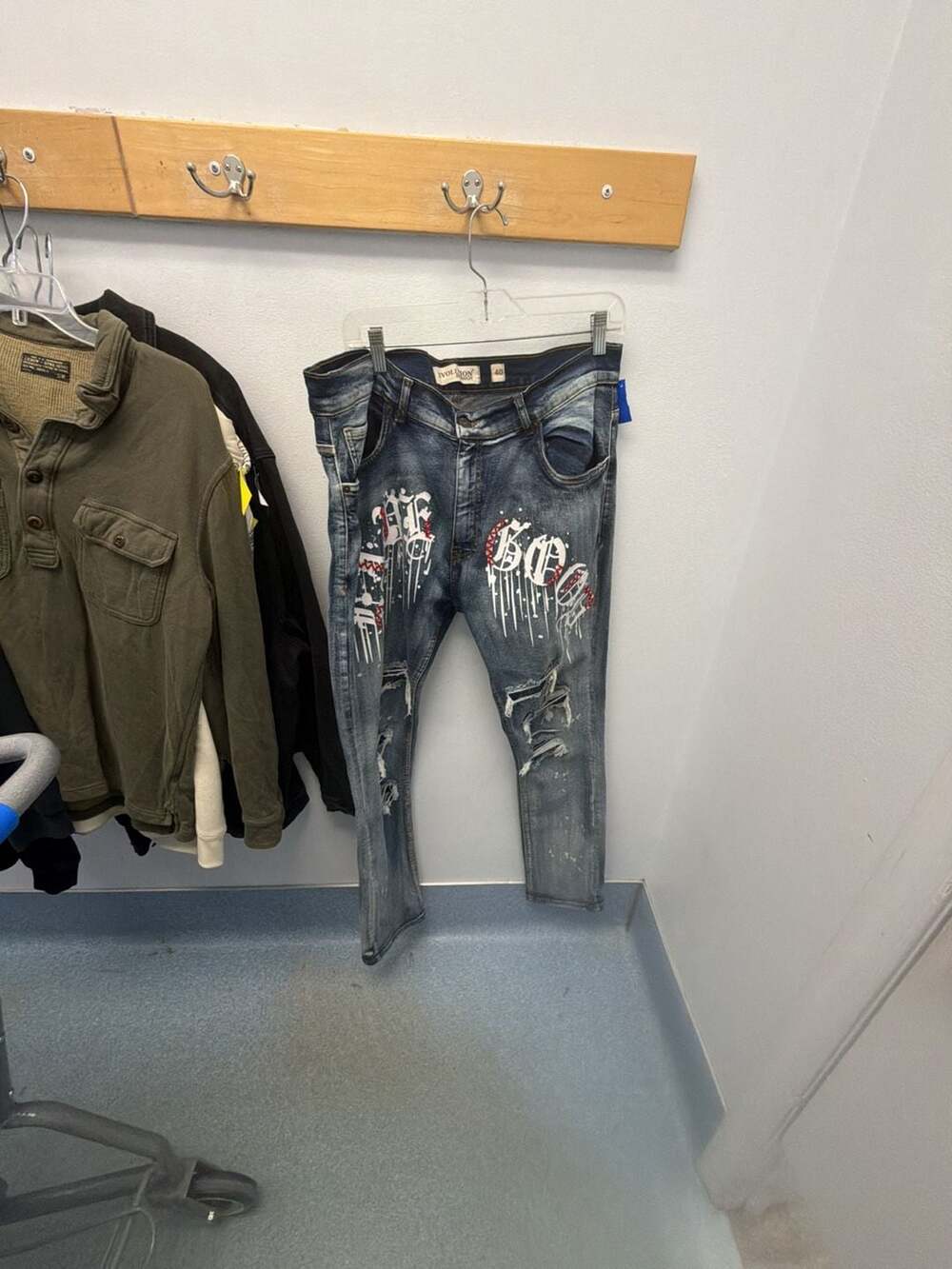 Evolution In Design Distressed Denim Jeans with Graphic Print, Size 40